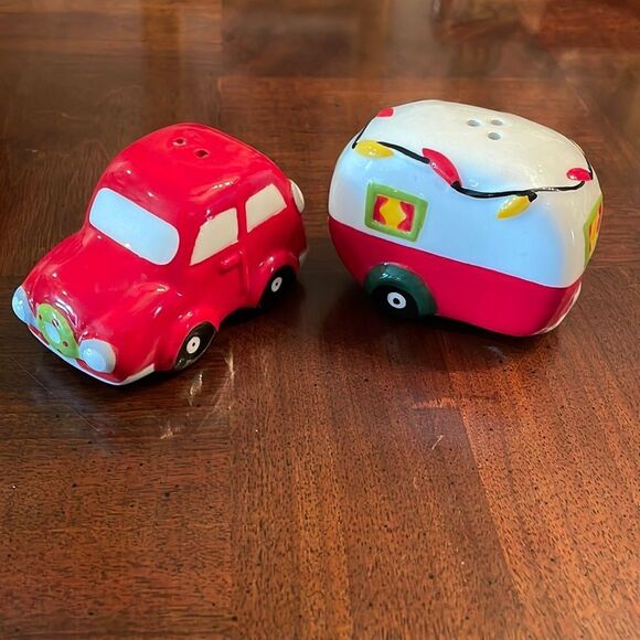 Holiday Car and Camper Salt & Pepper Shakers New - Picture 2 of 5